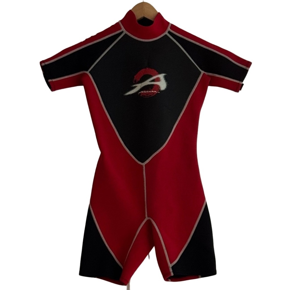 Attitude Red Black Shorty Wetsuit Youth Medium 10-12 Years Swim Surf Water